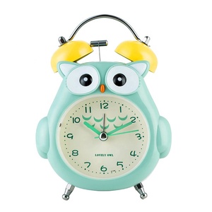 Reloj de Escritorio con Diseño de Búho, Luz Nocturna de Color Cálido, Reloj Despertador con Campana, Decoración para Escritorio, Mesita de Noche, Oficina, Descanso, Dormitorio - Product Image 5