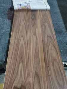 Battistrada di un pannello in legno di qualità per scale in noce nera del Nord America - Product Image 2