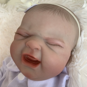 Özelleştirilebilir Waldorf Bebek Kız Peluş Etik Tifa'ya Benzer Ayakta Duran Moda Reborn Bebek - Product Image 5