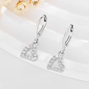 2025 colgante de alta calidad corazón hueco 14K cobre chapado en oro con incrustaciones de circón uso diario pendientes de latón joyería de mujer - Product Image 2