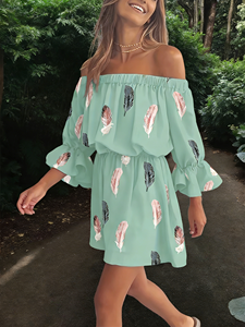Robe Courte Décontractée Évasée à Imprimé Plumes et Épaules Dénudées pour Femme, Manches Évasées, Fluide et Lavable, Idéale pour l'Été - Product Image 1
