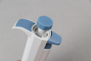 Phòng thí nghiệm Micropipette điều chỉnh <span class=keywords><strong>Pipette</strong></span> điều chỉnh âm lượng cơ khí <span class=keywords><strong>Pipette</strong></span> - Product Image 4