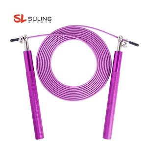 Corde à sauter lestée en acier de haute qualité, réglable, avec poignées en aluminium - Product Image 3