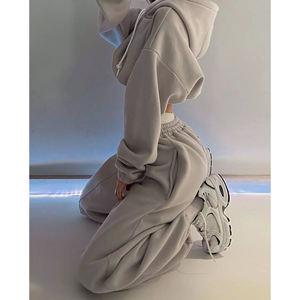 Jersey corto de <span class=keywords><strong>Gimnasio</strong></span> Deportivo con cremallera completa de algodón ligero para mujer con capucha recortada chándal con logotipo personalizado - Product Image 1