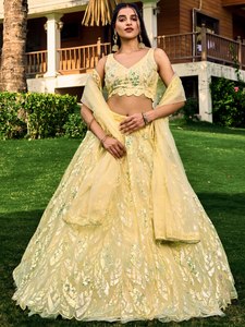 Ensemble Lehenga Choli Moderne Jaune Éclatant en Tulle Semi-Cousu à Séchage Rapide pour Toutes Saisons, Broderie pour Fêtes et Mariages - Product Image 2