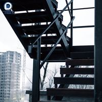 Kit d'escalier extérieur en acier de type Z haut de gamme, sur mesure, avec marches en métal noir thermolaqué pour escalier commercial extérieur