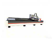 Machine de découpe laser à fibres alimentée par bobine 1345, découpeuse laser pour métaux laminés avec système de débobinage et de nivellement pour une production continue