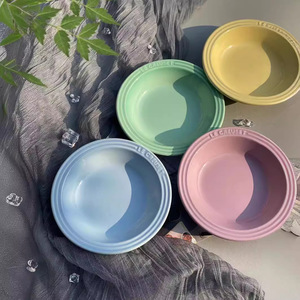 Ensemble de boîtes cadeaux de style français LE 15 cm, assiettes à dessert et plats profonds - Product Image 1