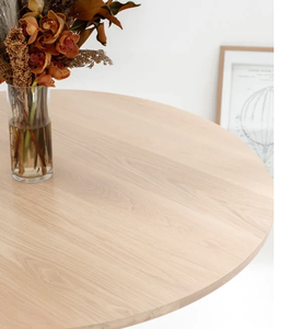 Table à manger ronde en bois de chêne, construction solide, design élégant, finition durable et ajout parfait au style de votre intérieur - Product Image 3