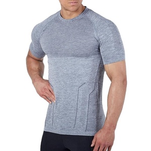 Vêtements de sport personnalisés en gros, t-shirt de musculation sans couture à manches courtes pour hommes - Product Image 2