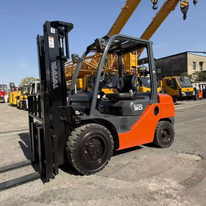 Utilisé pour le chariot élévateur diesel TCM 8FDN30 de 3 tonnes pour l'exploitation minière et les travaux de terrassement, bon état - Product Image 1