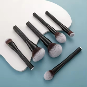 Juego <span class=keywords><strong>de</strong></span> Brochas <span class=keywords><strong>de</strong></span> Maquillaje Profesionales <span class=keywords><strong>de</strong></span> Madera Negra con Brocha <span class=keywords><strong>de</strong></span> Contorno Oblicua, Brocha Correctora Personalizada, Brocha para <span class=keywords><strong>Sombras</strong></span> <span class=keywords><strong>de</strong></span> <span class=keywords><strong>Ojos</strong></span> <span class=keywords><strong>de</strong></span> Pelo Suave - Product Image 2