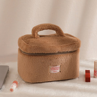 Mignon sac à cosmétiques en peluche rose blanc bleu pochette de maquillage Coquette voyage trousse de toilette organisateur moelleux trousse de maquillage avec poignée