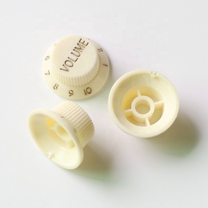 Donlis <span class=keywords><strong>Vintage</strong></span> White Single Coil ST Guitar Pickup Cover and Knob Light Cream Set in Plastic Case with Paper Card Package - Product Image 3