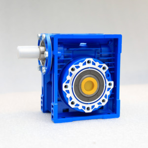 กล่องเกียร์แบบหนอนยี่ห้อ Transtecno รุ่นเทียบเท่า B5 หรือ B14 แบบติดตั้งหน้าแปลน - Product Image 3