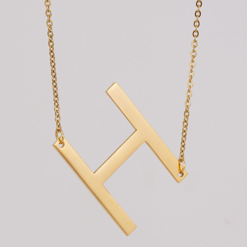Collana Con Iniziale Laterale Placcata Oro - Gioiello Personalizzato Con Ciondolo Grande In Acciaio Inox - Regalo Significativo Per Moglie, Fidanzata O Mamma - 3