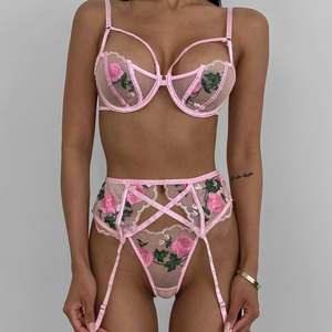 Set di Lingerie Trasparente a 3 Pezzi con Fiori, Corsetto Sexy da Donna in Rete con Ricami in Pizzo - Product Image 1