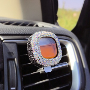 Clip de parfum pour grille d'aération de voiture, fait main, moderne, parfum léger, mignon, nouveaux accessoires de climatisation - Décoration en strass faite à la main - Product Image 5