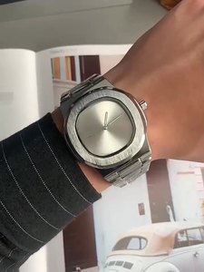 Reloj Deportivo Clásico de Lujo, Resistente al Agua, con Movimiento Mecánico de Acero Inoxidable, Estilo Simple, Versátil para Uso Diario, Esfera Transparente, Moderno - Product Image 5