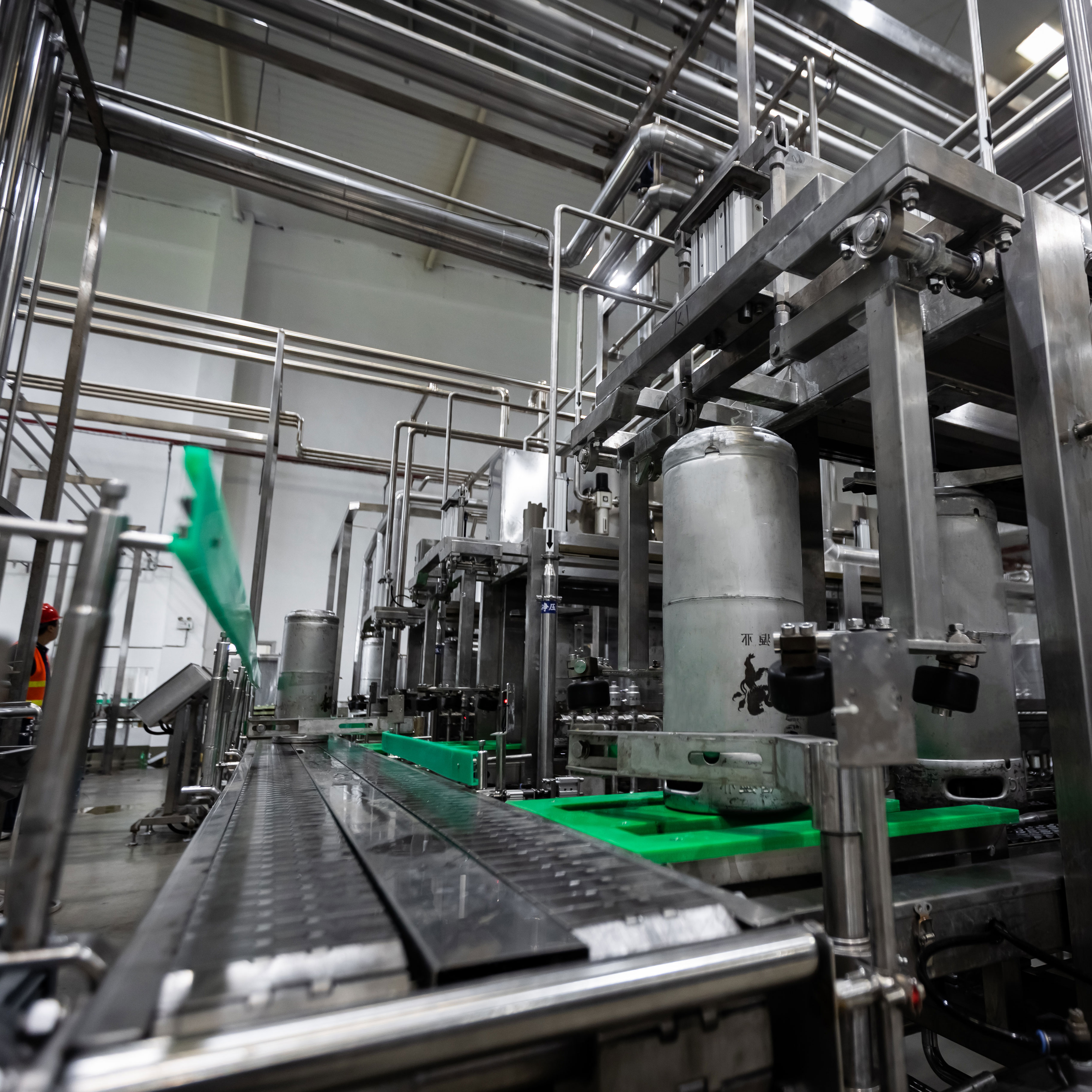 Полностью автоматическая линия по розливу и стирке пивных бочек, линия розлива 2022!