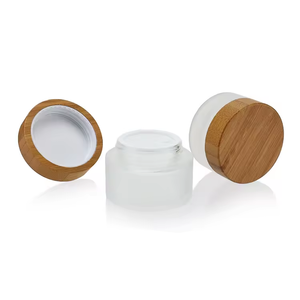 Pot à crème en verre givré cosmétique, petit pot mat adapté aux voyages avec couvercles en bambou sécurisés - Product Image 6