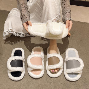 Produits en gros, pantoufles plates à semelle en PVC, doublure en flanelle, pantoufles tendance pour femmes avec stock en gros - Product Image 2