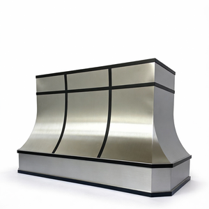 Cubierta de Campana Extractora Arquitectónica Personalizada de Acero Inoxidable 304 de Calibre Pesado, con Perfiles Curvos y Tiras Negras Cepilladas, Montada en Pared para - Product Image 3