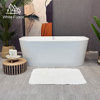 Baignoire balnéo autoportante WhiteForest à quatre côtés avec jupe murale, deux coins arrondis, en acrylique de haute qualité