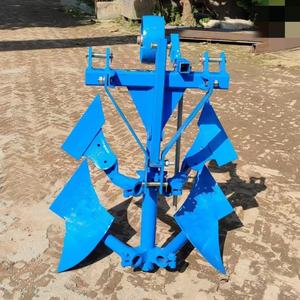 Petit monocylindre agricole à quatre roues motrices 130,135 barres manuelles de grille de miroir, changement latéral de courroie de charrue retourné à la main - Product Image 2