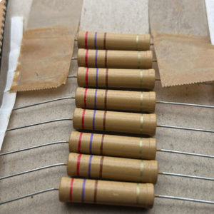 Boîte d'origine importée <span class=keywords><strong>VISHAY</strong></span> DRALORIC Film de carbone résistance 5W 270R 5% - Product Image 1