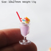 Venta al por mayor resina Mini Helado Sundae Casa de muñecas Comida en miniatura Miniatura Cremoso Helado Tallet Modelo