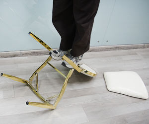 Chaise de luxe en métal avec coussins conception de chaise de banquet en acier inoxydable pour les hôtels mariages fêtes salon utilisation - Product Image 4