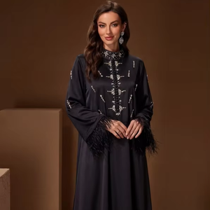 Robe Abaya élégante Leduo personnalisée pour femme, style Dubaï, avec poignets doublés de fourrure, coupe ample, longueur ras du sol, adaptée à toutes les occasions - Product Image 1