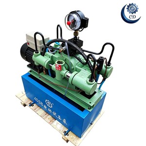 Pompe de test électrique à contrôle de pression automatique avec manomètre à contact électrique, arrêt et remplissage automatiques - Product Image 3