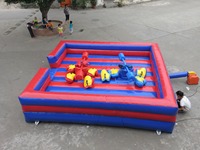 Arène de joute gonflable rayée rouge et bleue, ensemble complet avec gants, casques et lances gonflables en PVC pour jeux de combat