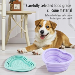 Bol pliable en forme de cœur <span class=keywords><strong>pour</strong></span> <span class=keywords><strong>chien</strong></span>, bol de voyage portable en silicone <span class=keywords><strong>pour</strong></span> chats et petits animaux, bol à eau pliable <span class=keywords><strong>pour</strong></span> les promenades en extérieur - Product Image 6