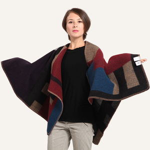 TAIFU Factory OEM/ODM Wholesale Overlock Edging 23um 100% Merino <strong>Wool</strong> <strong>Shawl</strong> 600GSM 123*127cm Throw <strong>Shawl</strong> For Napping - Product Image 1