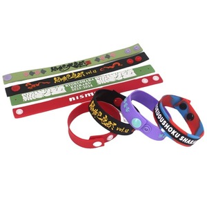Pulsera de Resina Epoxi Ecológica Personalizada, Brazalete Deportivo de Goma Suave con Hebilla Ajustable, Joyería Decorativa Unisex para Exteriores - Product Image 3