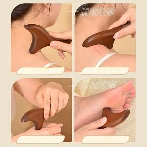 Herramienta Triangular de Masaje y Raspado de Sándalo Dorado para Masaje de Meridianos y Terapia Gua Sha. - Product Image 4