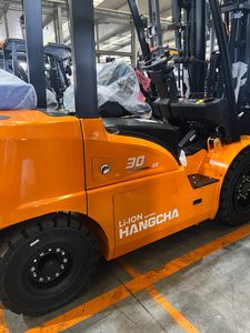Chariots élévateurs Hangcha neufs personnalisés, série XE 3 tonnes au lithium, puissants pour une utilisation en intérieur et en extérieur - Product Image 2