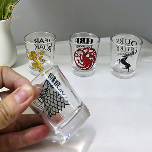 Jeu de 4 verres à liqueur personnalisé <span class=keywords><strong>Game</strong></span> <span class=keywords><strong>of</strong></span> <span class=keywords><strong>Thrones</strong></span> 60ml 2oz <span class=keywords><strong>verre</strong></span> à liqueur Baijiu <span class=keywords><strong>verre</strong></span> à liqueur vierge cadeau souvenir - Product Image 5