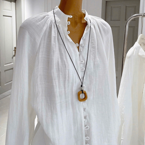 Ensemble deux pièces taille haute pour femme, short au-dessus du genou, en coton tissé uni, coupe classique, col en V, design élégant et personnalisé - Product Image 3