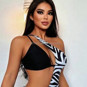 Bikini de una pieza a rayas para mujer, de alta calidad, personalizado al por mayor, con espalda descubierta, triángulo, decoración de joyería con logo frontal - Product Image 6