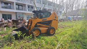 Bomba de Motor de Alta Calidad para Minicargadora 465HD Compatible con 246D/242D/226D, 92KW de Potencia, Buen Estado - Product Image 2