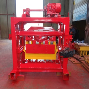 Giá thấp nhất QT4-40 bán tự động Khóa liên động hallow lát xi măng khối máy đúc quy mô nhỏ Máy làm gạch - Product Image 1