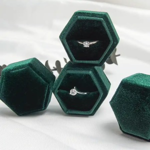 Thiết Kế Bán Buôn Giá Hình Lục Giác Cổ Điển Đôi Nhẫn Hộp Đồ Trang Sức Nhung Da Lộn Cặp Nhẫn Hộp Đám Cưới Với Logo - Product Image 6