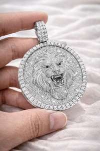 Pendentif plaqué or tendance avec breloque inspirée d'une pierre brillante, bijoux unisexe pour un style moderne - Product Image 2
