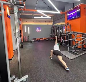 Alfombra de Gimnasio Antideslizante Personalizada al por Mayor, Alfombra de Goma Duradera y Ecológica, Rollo de Gimnasio para Fitness - Product Image 4