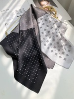 Elégant foulard en soie carré marron beige de luxe à pois imprimé personnalisé 100% soie de mûrier 70x70cm doux pour la peau pour les femmes