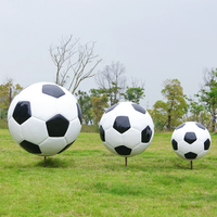 Sculpture géante de ballon de football en fibre de verre, statue de football extérieure personnalisée, grand ballon en PRV pour parc, stade, centre commercial sportif